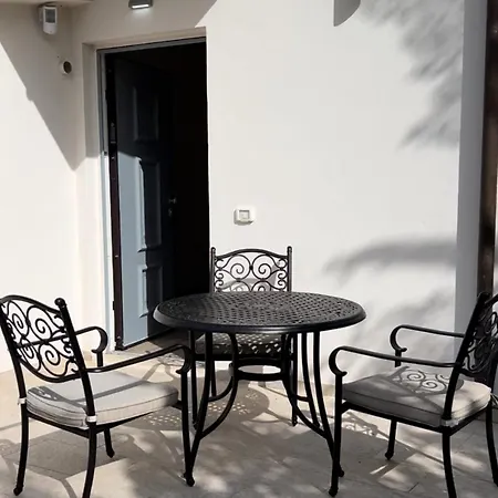 Dei Marmi Casa アパート